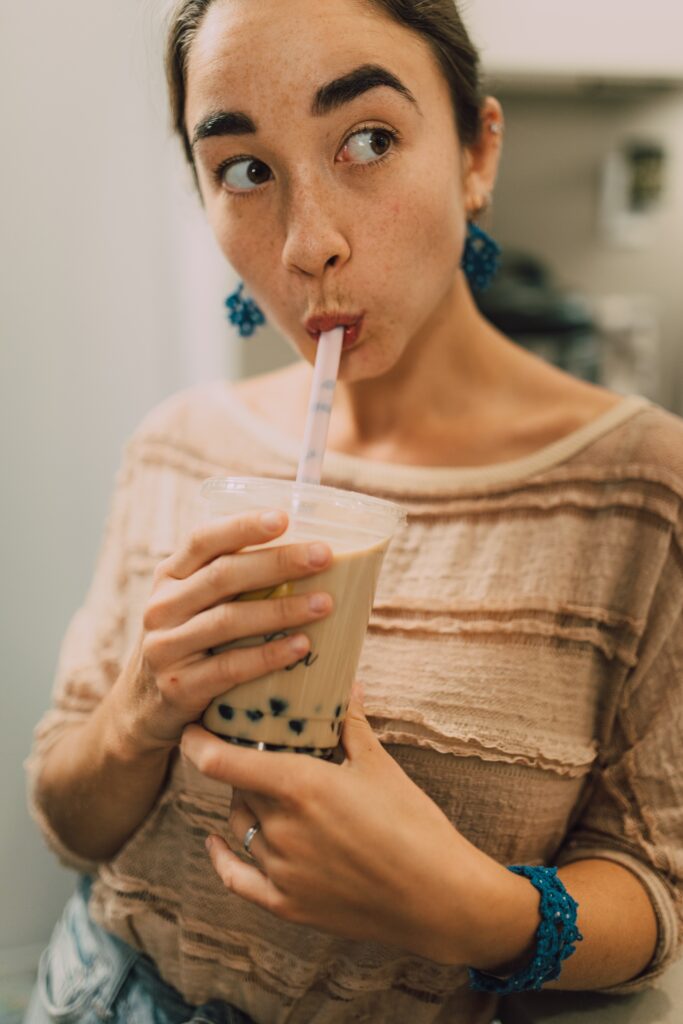 Bubble tea drinking lady